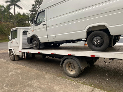 Imagem 4 de 10 de Mercedes Benz 710 Plataforma 6.5 Com 1 Mês De Uso