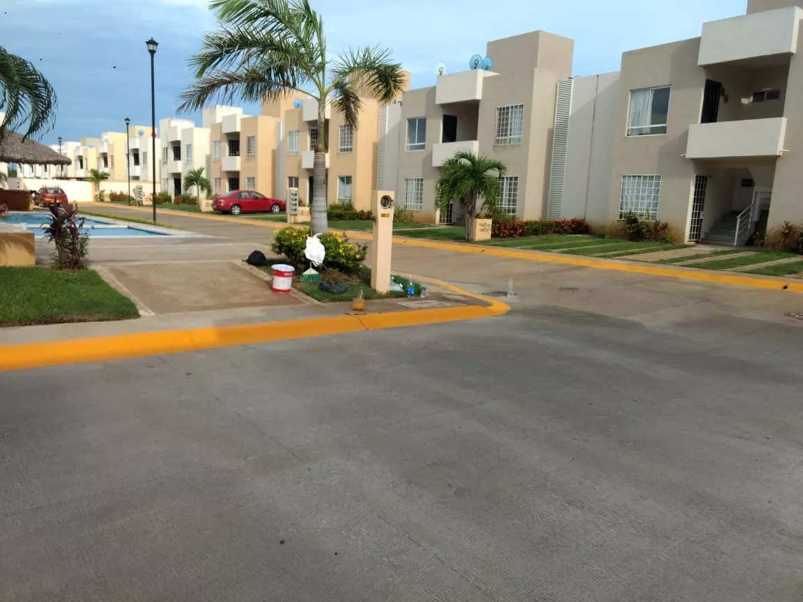 Casa Duplex En Real Del Palmar 2da Etapa, Fracc Sauco