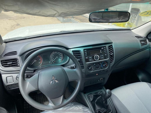 Imagen 5 de 7 de Mitsubishi L 200