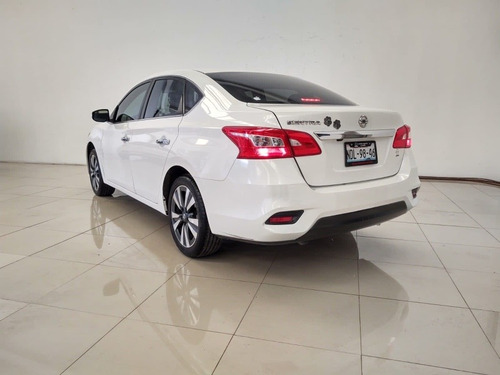 Imagen 4 de 15 de Nissan Sentra 2018 1.8 Exclusive At Cvt