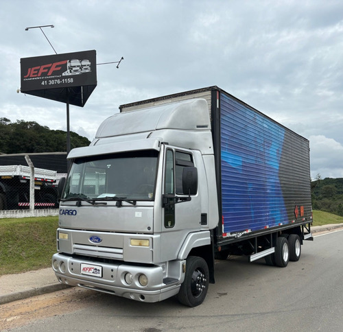 Caminhão Ford Cargo 712 2011