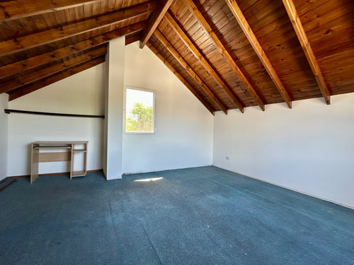 Casa En Venta En Martínez 5 Ambientes Con Cochera Y Jardín