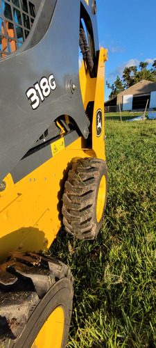 Minicargadora John Deere 318g Cab. Cerrada Ac. Solo 102 Hrs