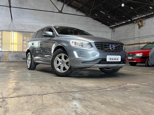 Volvo XC60 2.5 T5 Momentum