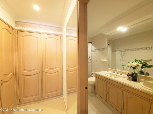 Apartamento En Santa Barbara Rah Co: 21-1633
