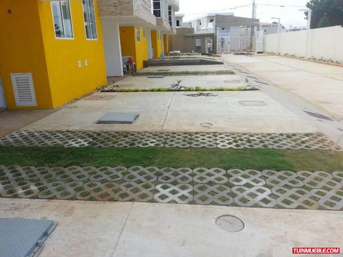 Imagen 8 de 11 de Townhouses En Venta