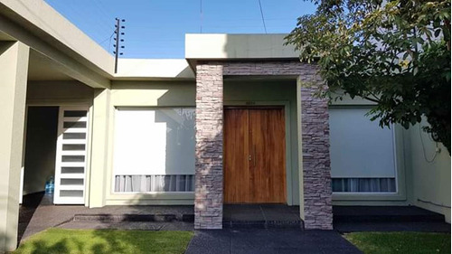 Casa  En Venta En Villa Loma Hermosa, Tres De Febrero, G.b.a. Zona Oeste