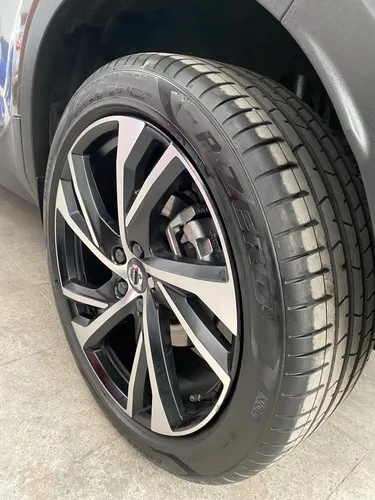 Volvo XC40 B5 Híbrida 2.0cc Turbo (264cv) 4x4 Rin 20”