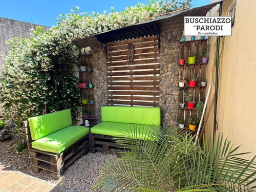 Venta Casa 5 Ambientes Dos Plantas Con Piscina / En Exaltación De La Cruz