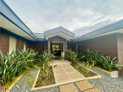 Alto De Las Palmas Casa En Venta De Un Nivel 360 M2