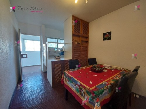 Muy Lindo Apartamento En Venta A Metros De La Playa - Ref: 9486