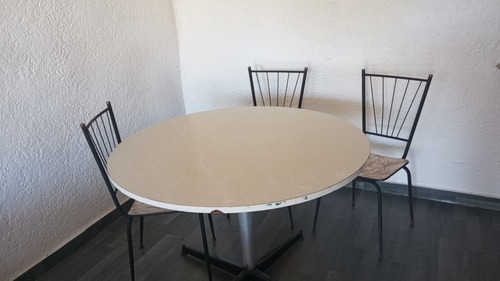 Juego De Mesa Con 4 Sillas Y (juego De Living Un Mes De Uso)