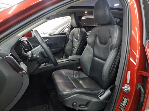 Volvo XC60 T5 MOMENTUM AWD GEARTRONIC