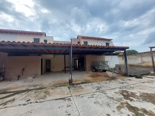 Imagen 24 de 30 de Townhouse En Altos De Monte Alegre, Tazajal, Naguanagua. Vende Crismelia Castillo