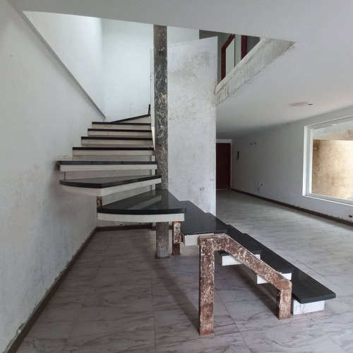 En Venta De Townhouse En Conj. Resd. Casa Verde San Diego Planta 100%