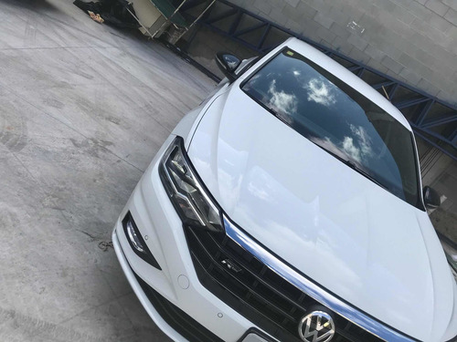 Imagem 11 de 13 de Volkswagen Jetta 2018 1.4 R-line 250 Tsi Flex Aut. 4p