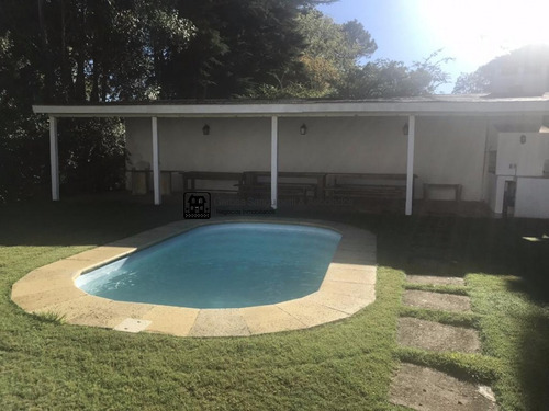 Casa Prolija Y Amplia, Con Ubicación Tranquila- Ref: 1610