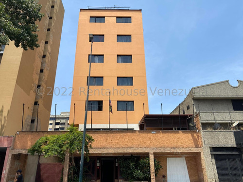 Venta Edifico Comercial En Ubicación Estratégica En Bello Monte. 24-16484 Fg