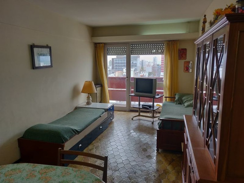 Imagen 3 de 9 de Temporada | 3 Ambientes Con Balcon Al Frente Y Vista!