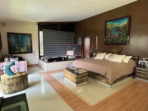 Jardines Del Pedregal, Casa Con Gran Jardín En Un Solo Nivel