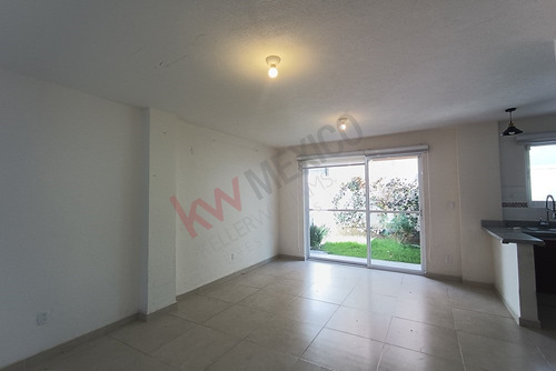 ¡descubre Tu Nuevo Hogar! Casa Moderna De 3 Recámaras, 3 Baños Y Estacionamiento Para 2 Autos...