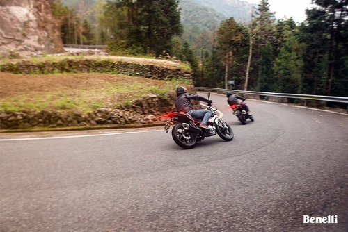 Imagen 23 de 25 de Benelli Tnt 150 I Con Regalo Financia Delcar Motos ®