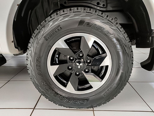 Imagem 13 de 17 de Mitsubishi L200 Triton 2.4 16v Turbo Sport Hpe Cd 4x4