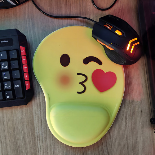 Mouse Pad Ergonômico Emoji Beijo Presente Criativo Geek