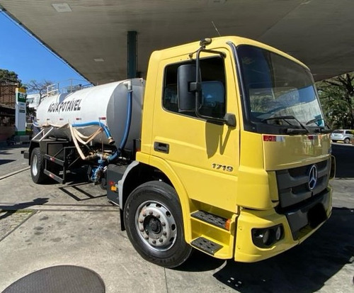 Caminhão Mercedes-benz Atego 1719 Pipa Toco