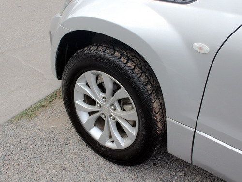 Imagen 8 de 20 de Suzuki Grand Nomade Glx Sport 2.4 Mt 2015