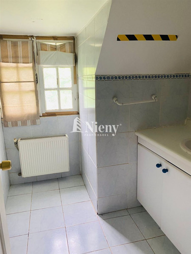 Casa En Arriendo De 15 Dorm. En Machalí
