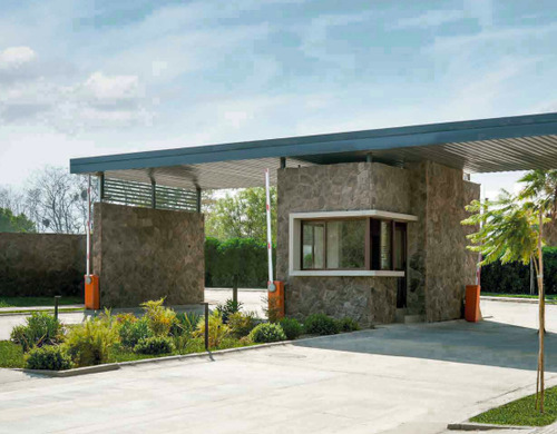 Casa En Venta De 3 Dorm. En Colina