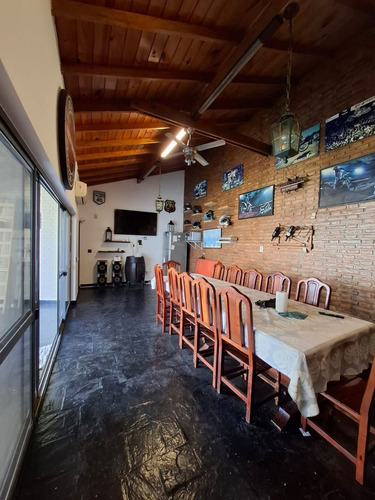 Venta Casa -pileta-5 Amb-pileta-cochera-quincho.