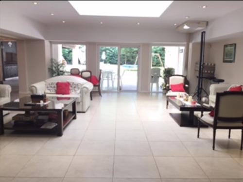 Excelente Casa Hecha A Nuevo En Inmejorable Ubicación Dentro Del San Carlos C.c.