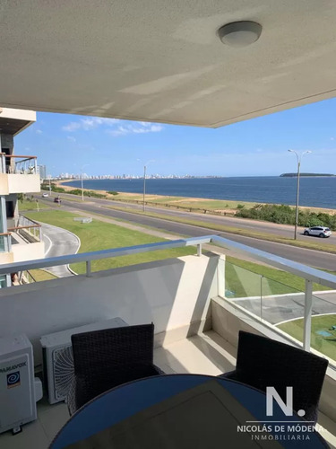 Departamento De 3 Dormitorios En Venta. Gran Oportunidad En Playa Mansa.