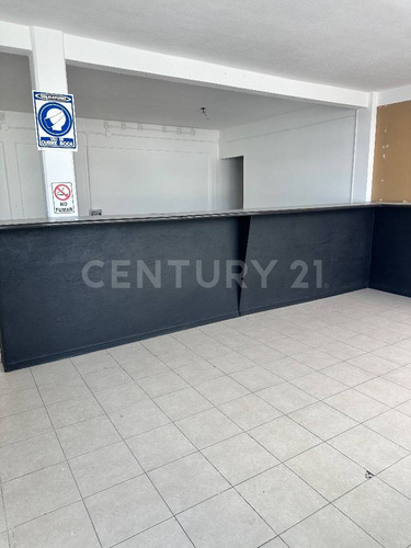 Renta Local Pa. Av. Tecnologico 4, Queretaro