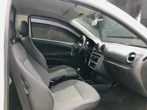 Imagem 3 de 8 de Volkswagen Saveiro 2014 1.6 Cab. Simples Total Flex 2p