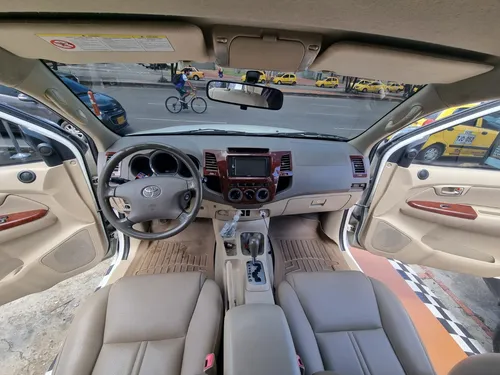 Toyota Fortuner SR5 4.0 AT 4X4