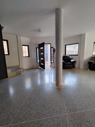 Imagen 4 de 21 de Venta De Casa En Bare Bare, Sector La Castellana. Adlz