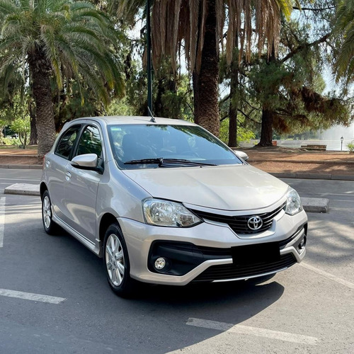Imagen 6 de 10 de Toyota Etios 1.5 5ptas Xls At 2017