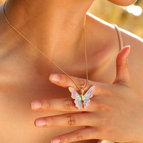 V Collar Colgante Dorado Con Forma Mariposa Multicolor