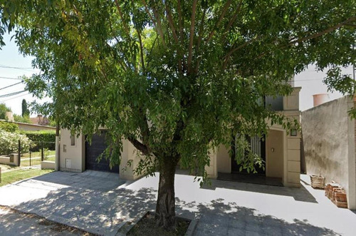 Casa En Venta - 4 Dormitorios 2 Baños - 469mts2 - Suipacha
