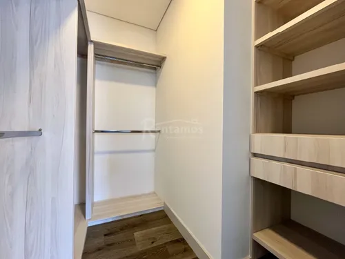 Apartamento En Venta En Tesoro. Cod V776071