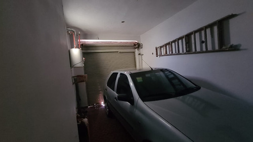 En Venta En El Palomar, En Planta Baja Hermosa Propiedad De 4 Ambientes Con 2 Baños, Living Comedor; Cocina Comedor; Tres Dormitorios Garage Y Fondo. F: 8498