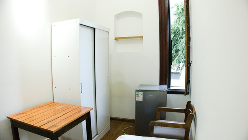 Habitaciones Individuales Y Compartidas Con Baño Privado