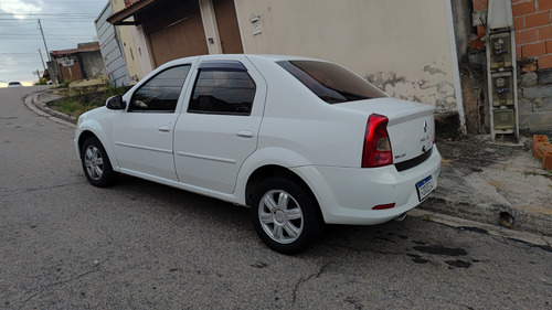 Renault Logan 1.6 16v Expression Hi-flex Aut. 4p
