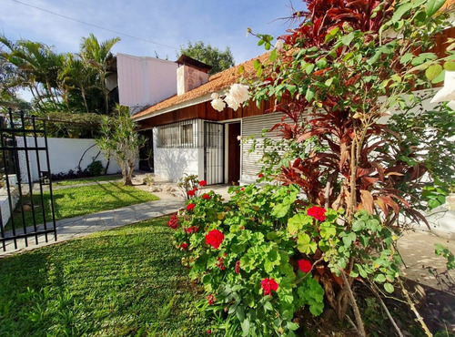 Casa De Dos Plantas B° Guadalupe