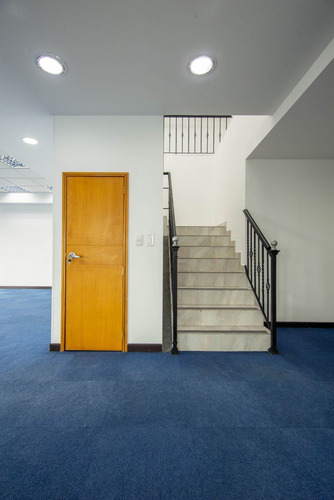 Imagen 8 de 16 de Oficina En Arriendo/venta En Bogotá Santa Barbara Occidental. Cod 6605