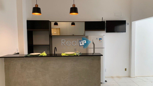 Imagem 4 de 23 de Ótimo Apartamento No Leme De 32m² - 7468