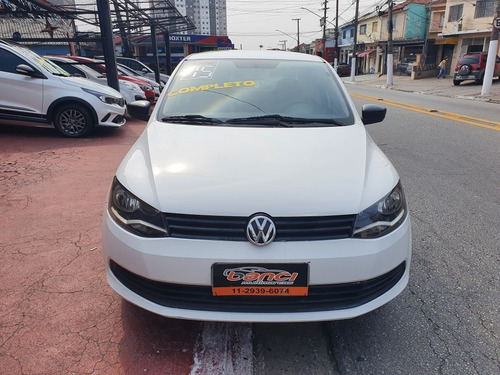 Imagem 2 de 10 de Volkswagen Voyage 2015 1.0 Trendline Total Flex 4p